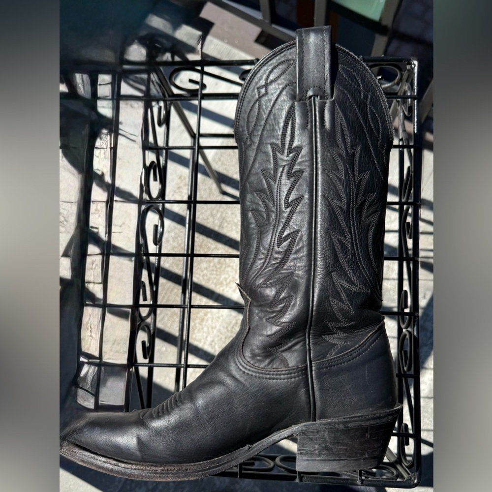 Elegant Black Leather Western Boots